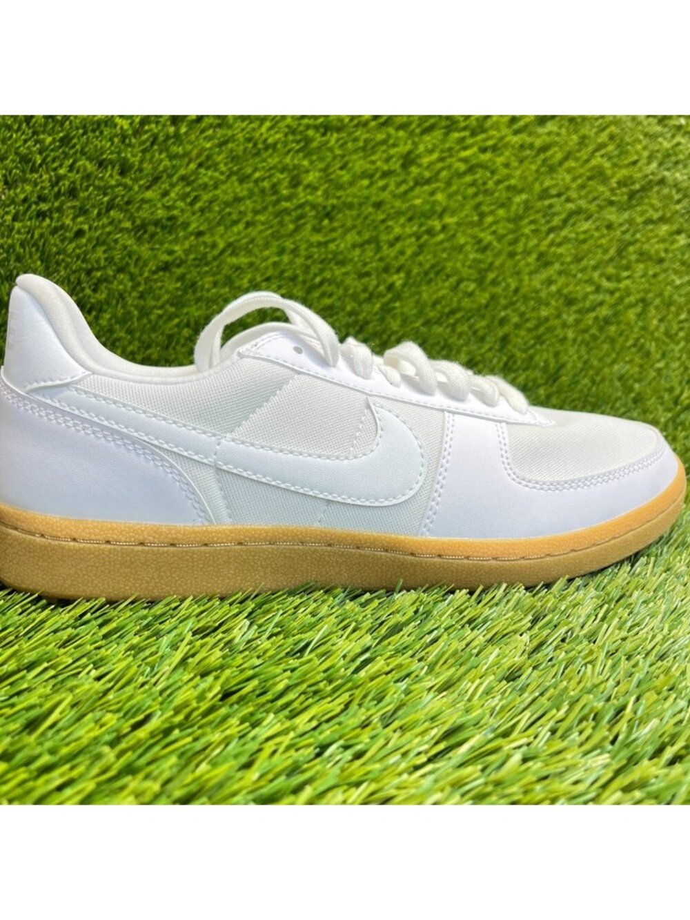 Nike Field General Womens Size 10 White Gum Athletic Walking Shoes Sneakers